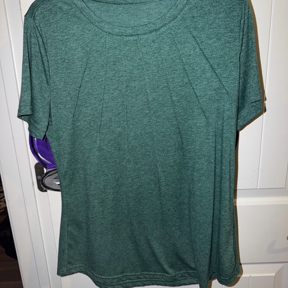 Tops - Women's Green Short Sleeve Top
